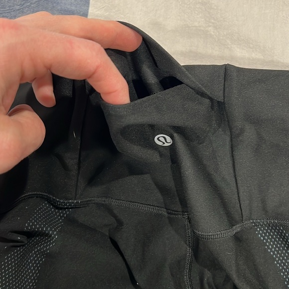 Lululemon Leggings Like New - Picture 6 of 8